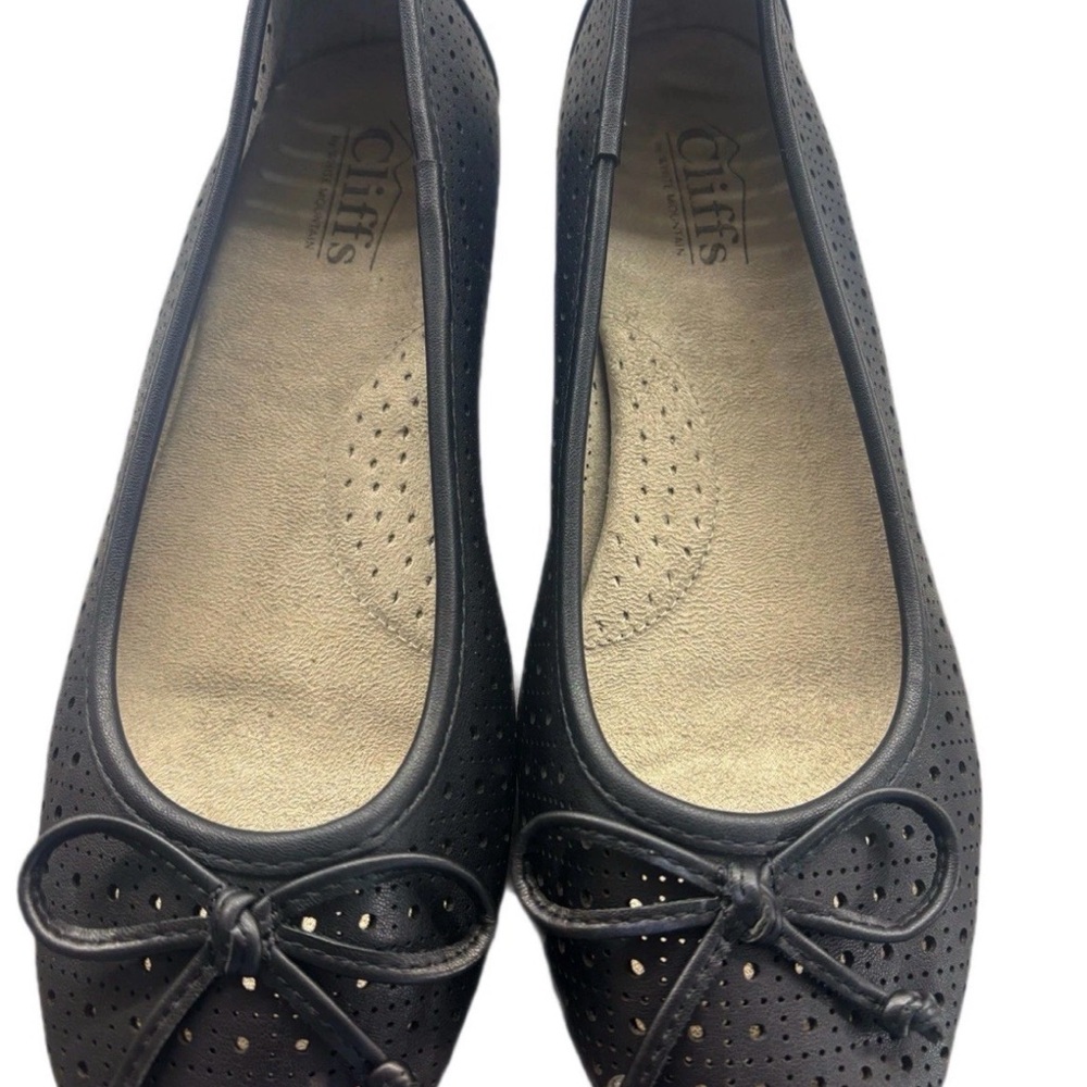 Cliffs by WHITE MOUNTAIN Black Perforated Bow Flats
